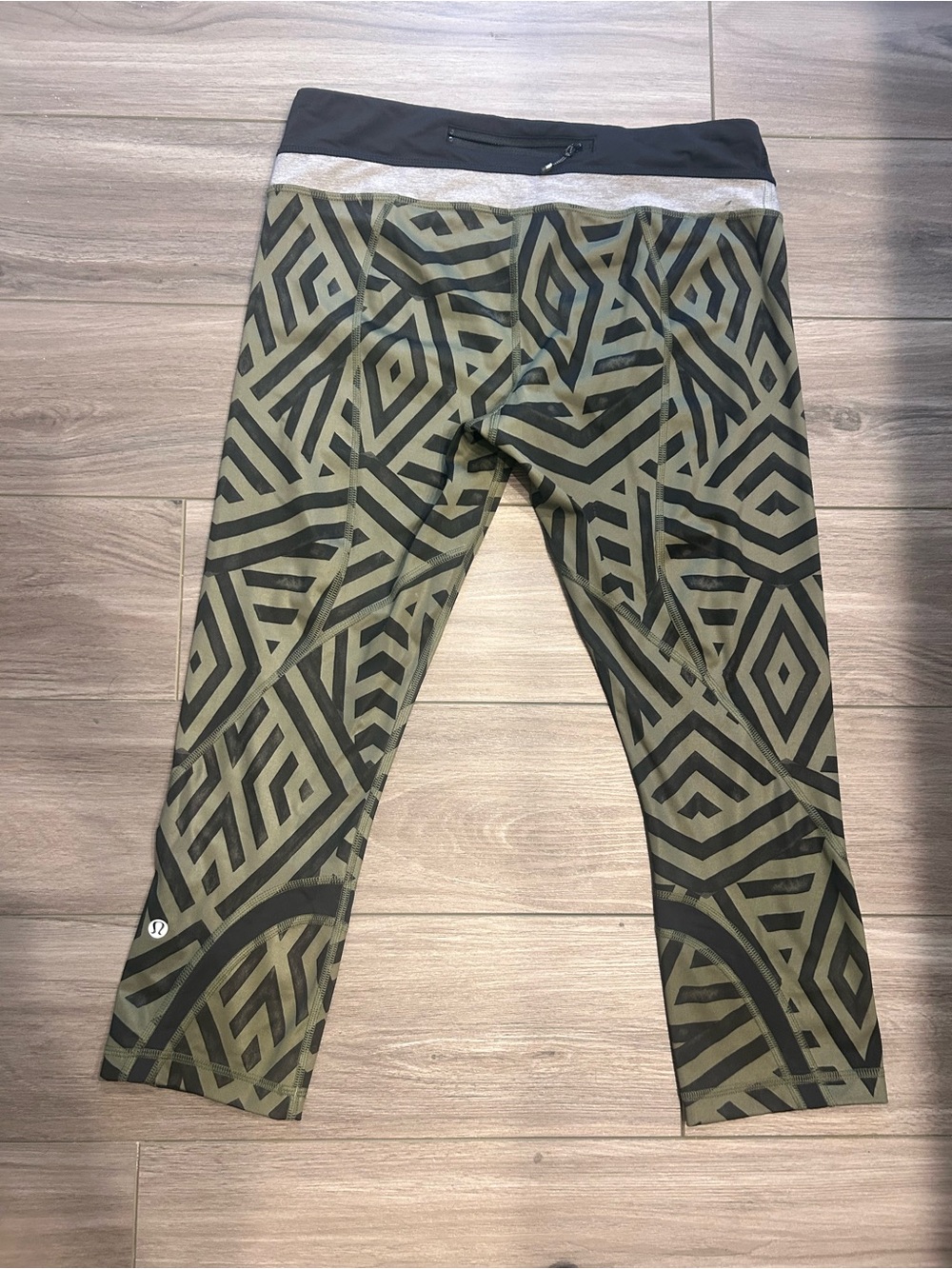 lululemon Athletica Olive Green & Black Geo Cropped Leggings